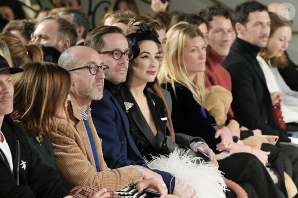 Dita Von Teese assiste au défilé de mode Haute-Couture printemps-été 2020 "Alexis Mabille" à Paris. Le 21 janvier 2020.