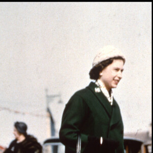 La reine Elizabeth et son fils le prince Charles en 1960.