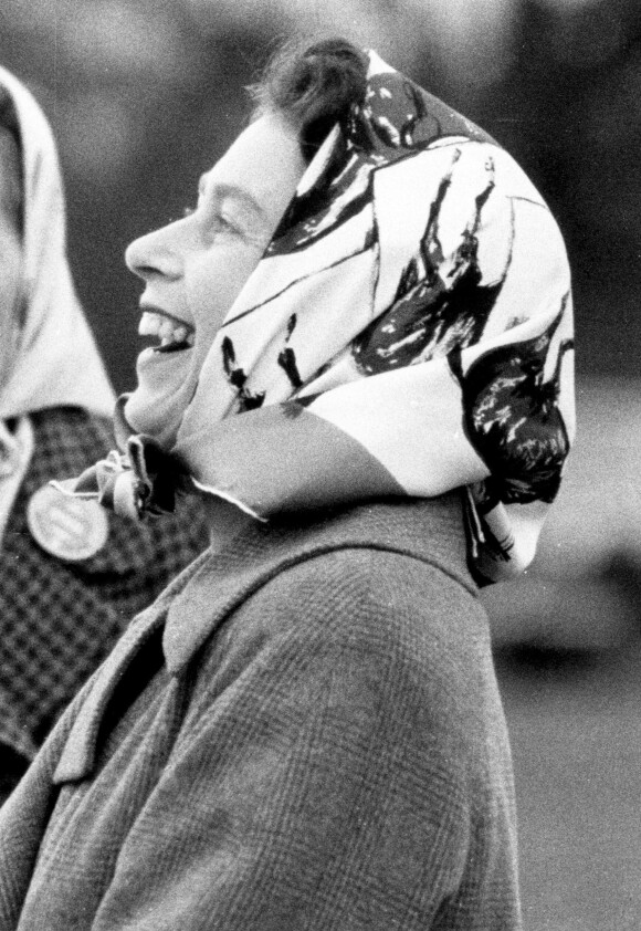 La reine Elizabeth II d'Angleterre à Ascot. Le 14 mai 1963