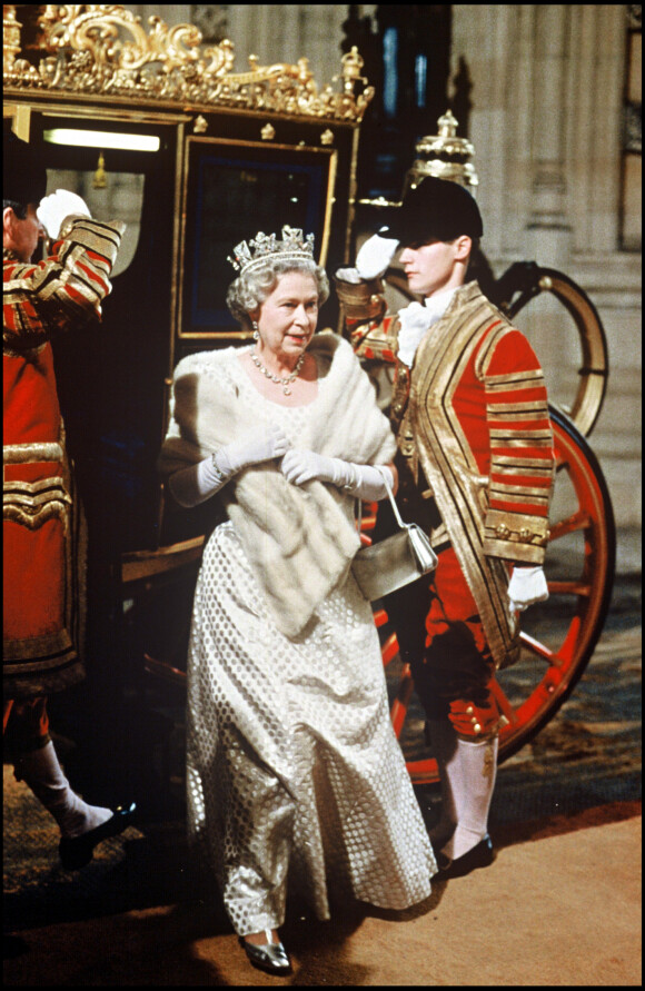 La reine Elizabeth au palais de Buckingham en 1991.