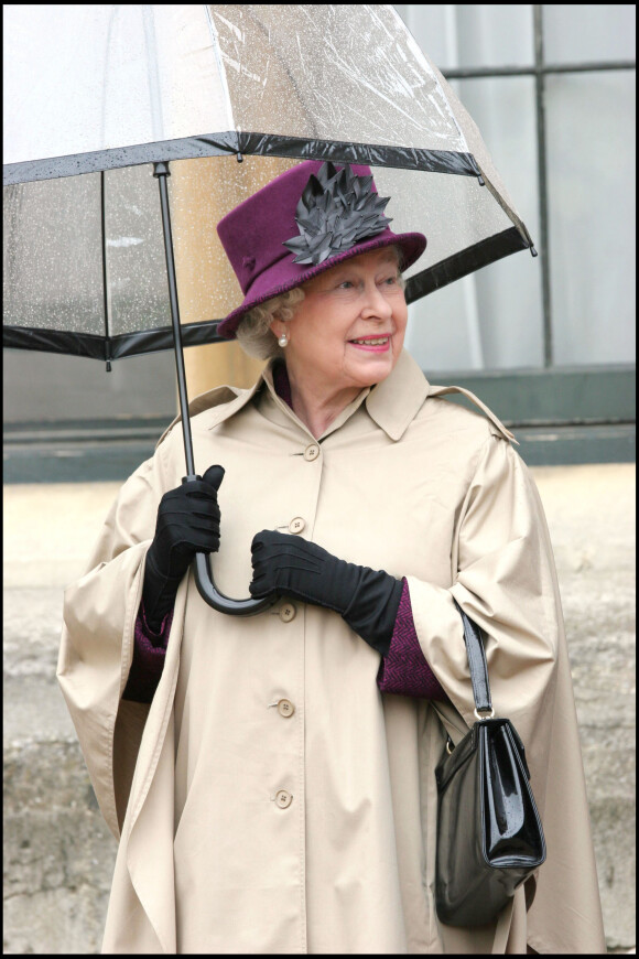 La reine Elizabeth au château de Windsor en 2005.