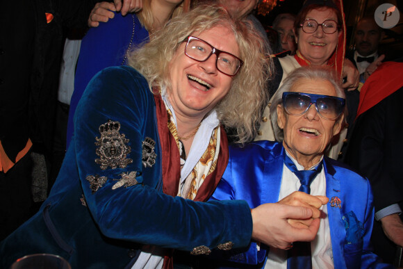 Exclusif - Pierre-Jean Chalençon et Michou lors du déjeuner pour la remise d'un chèque pour l'l'association Les p'tits poulbots de Montmartre au cabaret Chez Michou à Paris, France, le 19 janvier 2020. Le livre de Michou Prince Bleu de Montmartre au édition Cherche Midi a été mis en vente et les bénéfices seront reversés à l'association. © Philippe Baldini/Bestimage