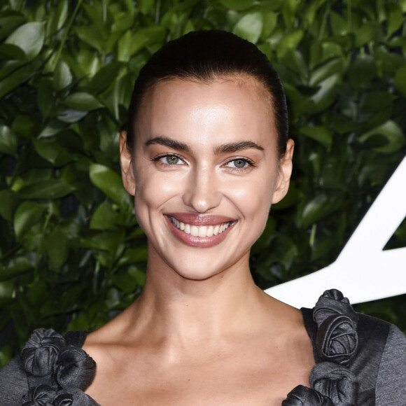 Irina Shayk à la soirée "Fashion Awards 2019" au Royal Albert Hall à Londres, le 2 décembre 2019. © Steve Vas / ZumaPress / Bestimage