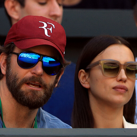 Bradley Cooper et Irina Shayk devant le duel Roger Federer/Marin Cilic , durant le tournois de Wimbledon. Londres. Le 6 juillet 2016. @John Walton/PA Wire/ABACAPRESS.COM
