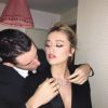 Aimee Lou Wood, l'interprète d'Aimee Gibbs, et Connor Swindells, qui incarne Adam Groff sont en couple. Instagram- le 27 novembre 2019.