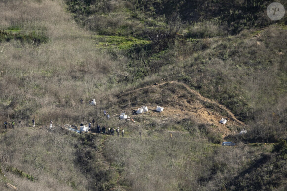 Exclusif - Les restes de l'hélicoptère de Kobe Bryant ont été transportés à Los Angeles le 28 janvier 2020.