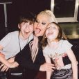 Christina Aguilera et ses enfants,  Max Liron Bratman et  Summer Rain Rutler. Instagram. Le 10 novembre 2019.  