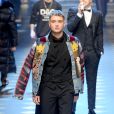 Raferty Law, le fils de Jude Law lors du défilé de mode, "Dolce &amp; Gabbana" collection automne hiver 2017/2018 à Milan le 14 janvier 2017.