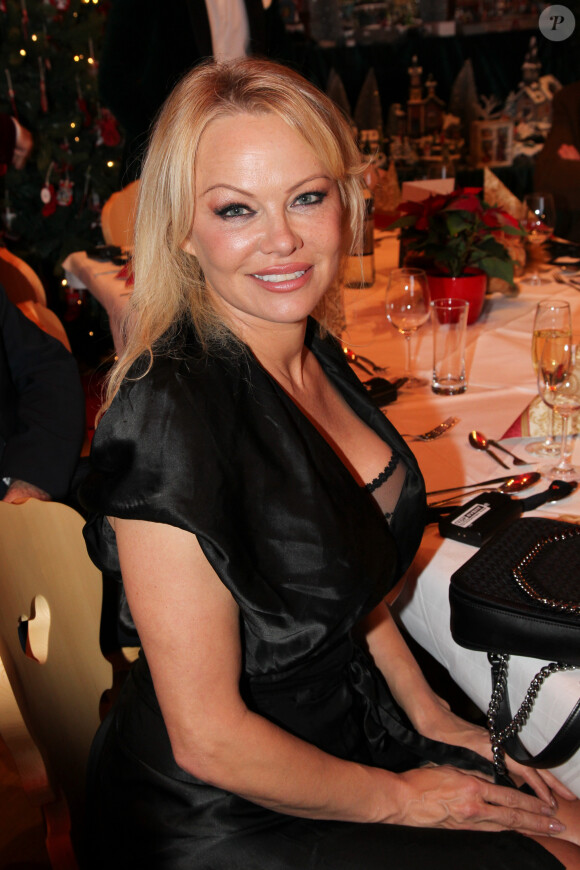 Pamela Anderson à la soirée VIP Gut Aiderbichl Christmas Market à Henndorf en Autriche, le 12 novembre 2019.