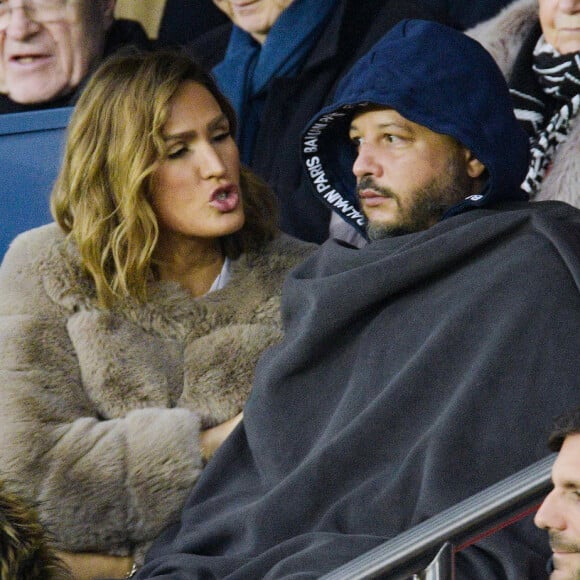 Vitaa et son mari Hicham Bendaoud assistent au match de Ligue 1 Conforama PSG 5-0 Montpellier au Parc des Princes à Paris le 1 février 2020 © Giancarlo Gorassini / Bestimage