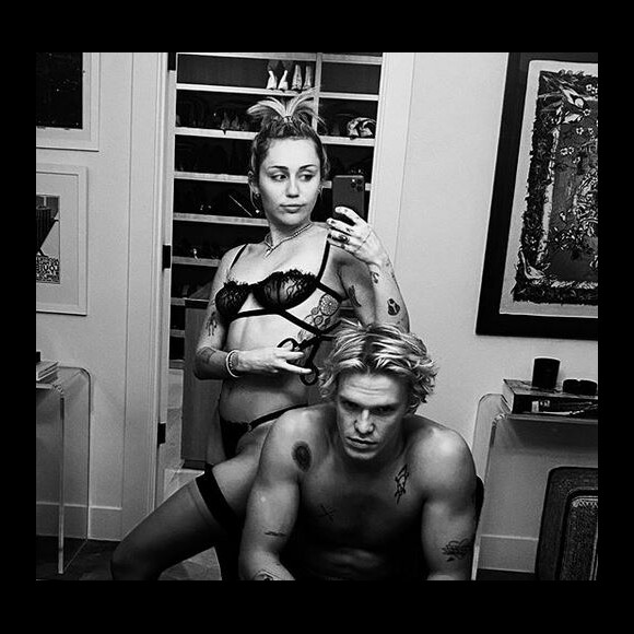 Miley Cyrus et Cody Simpson. Janvier 2020.