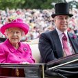 La reine Elisabeth II d'Angleterre, le prince Andrew, duc d'York, lors de la 3ème journée des courses hippiques "Royal Ascot", le 22 juin 2017.