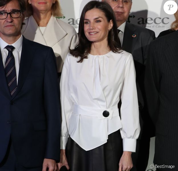 La reine Letizia d'Espagne, présidente d'honneur de l'Association espagnole contre le cancer, présidait le 4 février 2020 au IXe Forum contre le cancer à Madrid, dans le cadre de la Journée mondiale de la lutte contre la maladie.