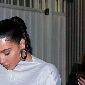 Kim Kardashian quitte la messe en hommage à Kobe Bryant à Los Angeles, le 26 janvier 2020.