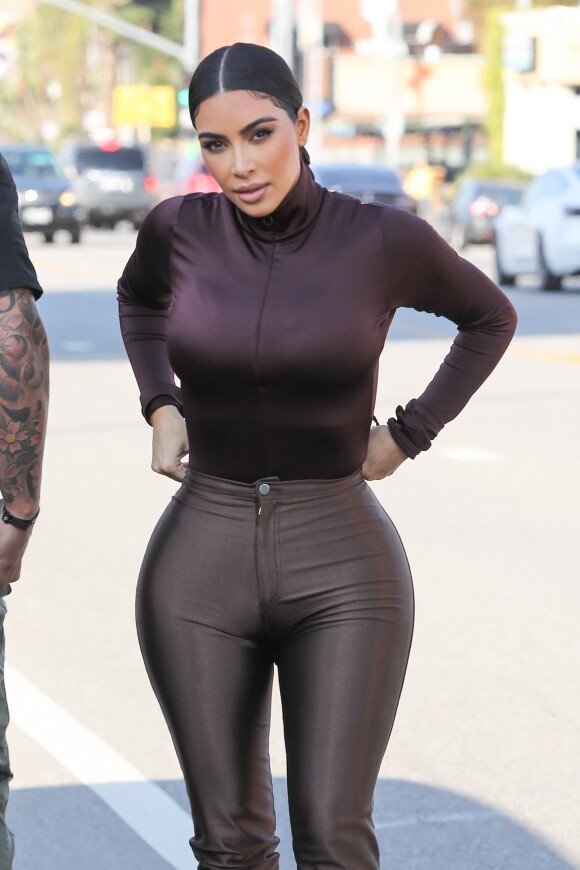 Kim Kardashian est allée faire du shopping chez Sap and Honey dans le quartier de Sherman Oaks à Los Angeles, le 22 janvier 2020