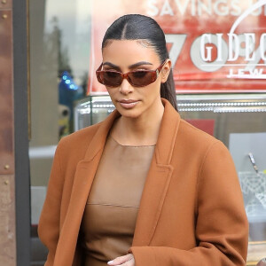 Exclusif - Kim Kardashian est allée faire ses dernières courses de Noël à Woodland Hills, le 24 décembre 2019.