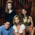  Sarah Michelle Gellar, Alyson Hannigan, Nicholas Brendon et Charisma Carpenter - Le casting de "Buffy contre les vampires" en 1998. 