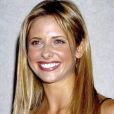  Sarah Michelle Gellar fête la 7e année de la série "Buffy contre les vampires" à New York. Le 27 février 2003. 