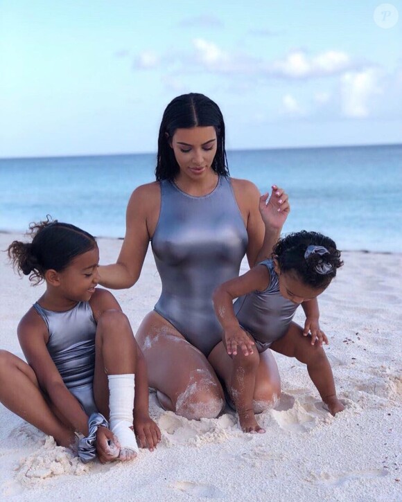 Kim Kardashian et ses filles North et Chicago- Instagram.