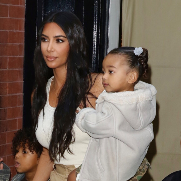 Kim Kardashian est allée assister avec ses enfants Saint West, North West et Chicago West à la messe dominicale de son mari Kanye West à New York, le 29 septembre 2019
