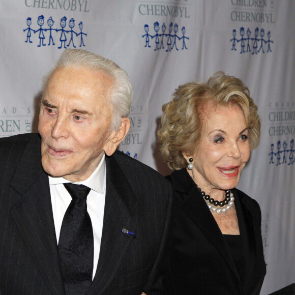 Kirk Douglas, Anne Douglas  le 21 novembre 2011 à New York.