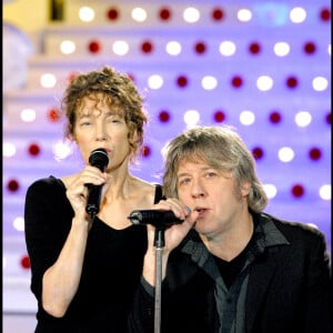 Arno avec Jane Birkin sur le plateau de l'émission Vivement dimanche en 2002.