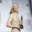 Cate Blanchett, Oscar de la meilleure actrice pour le rôle de Jasmine dans le film "Blue Jasmine", habillée en Armani Privé et bijoux Chopard - 86ème cérémonie des Oscars à Hollywood, le 2 mars 2014.