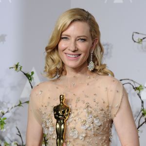 Cate Blanchett, Oscar de la meilleure actrice pour le rôle de Jasmine dans le film "Blue Jasmine", habillée en Armani Privé et bijoux Chopard - 86ème cérémonie des Oscars à Hollywood, le 2 mars 2014.