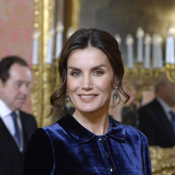 Le roi Felipe VI et la reine Letizia d'Espagne donnent une réception pour le corps diplomatique au palais royal à Madrid le 5 février 2020.  Queen Letizia and King Felipe receive Foreign Ambassadors at the Royal Palace. Madrid - February 5, 2020 ++ Pool Pics ++05/02/2020 - Madrid