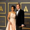 Regina King et Brad Pitt, lauréat du prix de l'acteur dans un second rôle pour "Once Upon a Time... in Hollywood" au photocall de la Press Room de la 92e cérémonie des Oscars 2019 au Hollywood and Highland à Los Angeles. Le 9 février 2020.