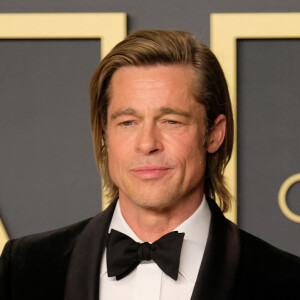 Brad Pitt, lauréat du prix du meilleur acteur dans un second rôle pour "Once Upon a Time... in Hollywood" - Photocall de la Press Room de la 92e cérémonie des Oscars 2019 au Hollywood and Highland à Los Angeles, Californie. Le 9 février 2020.