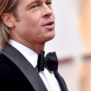 Brad Pitt lors du photocall des arrivées de la 92e cérémonie des Oscars 2019 au Dolby Theatre de Los Angeles. Le 9 février 2020. @Lionel Hahn/ABACAPRESS.COM