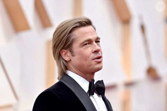 Brad Pitt lors du photocall des arrivées de la 92e cérémonie des Oscars 2019 au Dolby Theatre de Los Angeles. Le 9 février 2020. @Lionel Hahn/ABACAPRESS.COM