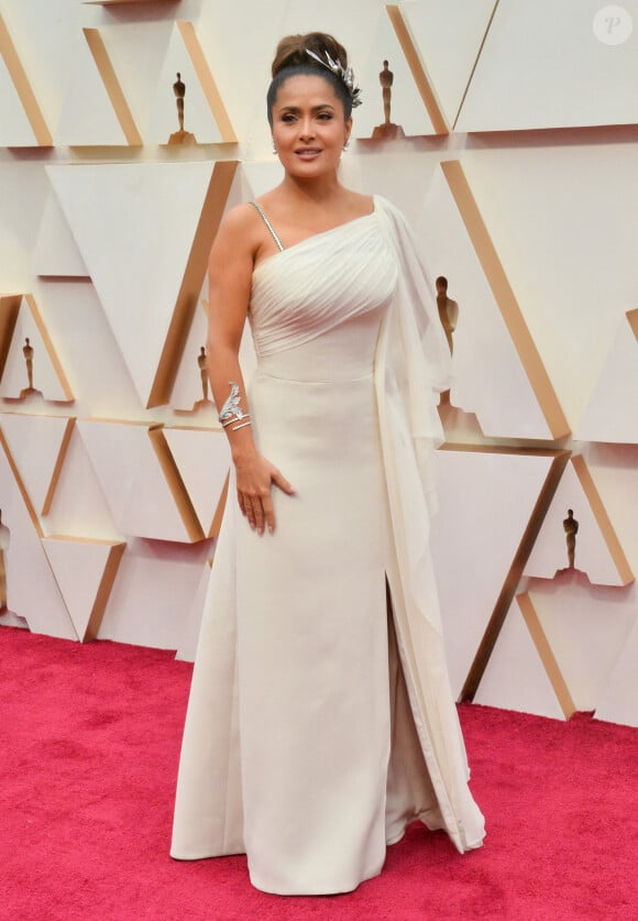 Salma Hayek assiste à la 92e édition des Oscars au Dolby Theatre. Hollywood, Los Angeles, le 9 février 2020.