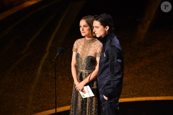 Natalie Portman et Timothée Chalamet assistent à la 92e édition des Oscars au Dolby Theatre. Hollywood, Los Angeles, le 9 février 2020.