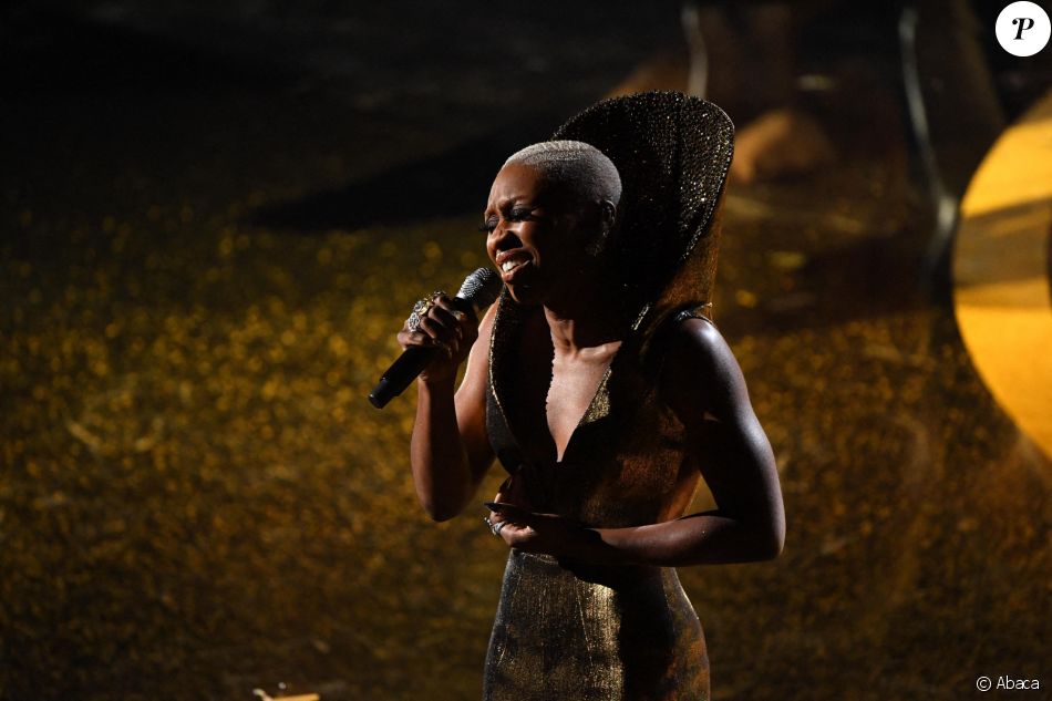 Cynthia Erivo interprète la chanson Stand Up extraite de la bande originale du film Harriet lors Cynthia Erivo interprète la chanson Stand Up extraite de la bande originale du film Harriet lors