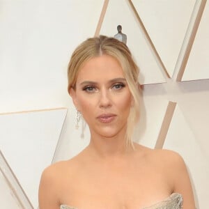 Scarlett Johansson lors du photocall des arrivées de la 92ème cérémonie des Oscars 2020 au Hollywood and Highland à Los Angeles, Californie, Etats-Unis, le 9 février 2020.