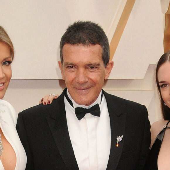 Nicole Kimpel, Antonio Banderas et sa fille Stella Banderas assistent à la 92ème cérémonie des Oscars au Dolby Theatre. Los Angeles, le 9 février 2020.