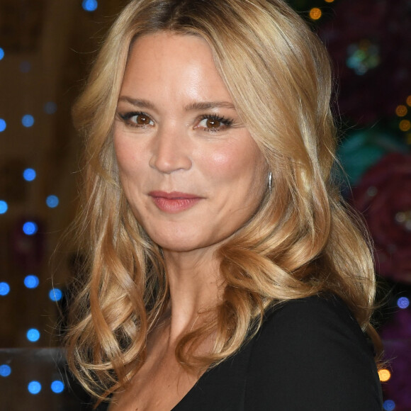 Virginie Efira lors de l'inauguration du traditionnel grand sapin et des vitrines de Noël, autour du thème "Ruche de Noël", aux Galeries Lafayette Haussmann à Paris, le 20 novembre 2019. © Guirec Coadic/Bestimage