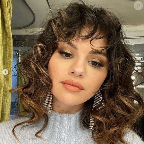Selena Gomez dévoile sa nouvelle coiffure. Février 2020.