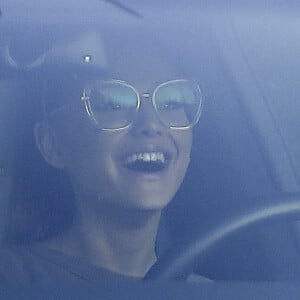 Exclusif - Ariana Grande au volant de sa voiture dans les rues de Los Angeles, le 11 février 2020.