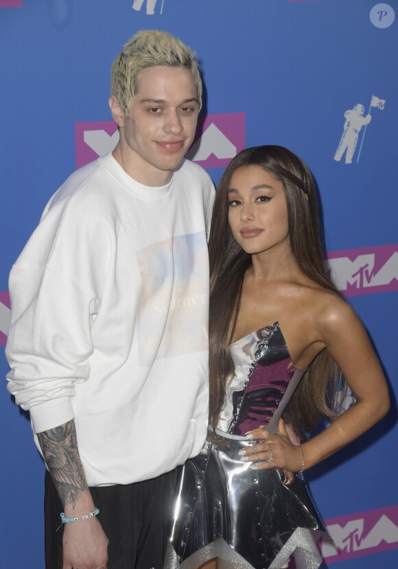 Pete Davidson et Ariana Grande - Photocall des MTV Video Music Awards 2018 au Radio City Music Hall à New York, le 20 août 2018.