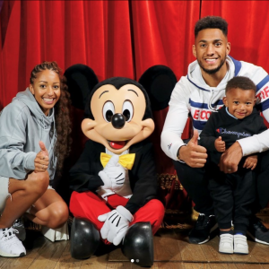 Tony Yoka, Estelle Mossely et leur fils Ali. Septembre 2019.