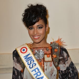 Clémence Botino (Miss France 2020) lors du photocall du dernier défilé de mode Haute-Couture printemps-été 2020 "Jean-Paul Gaultier" au théâtre du Châtelet à Paris, France, le 22 janvier 2020. © Veeren-Clovis/Bestimage