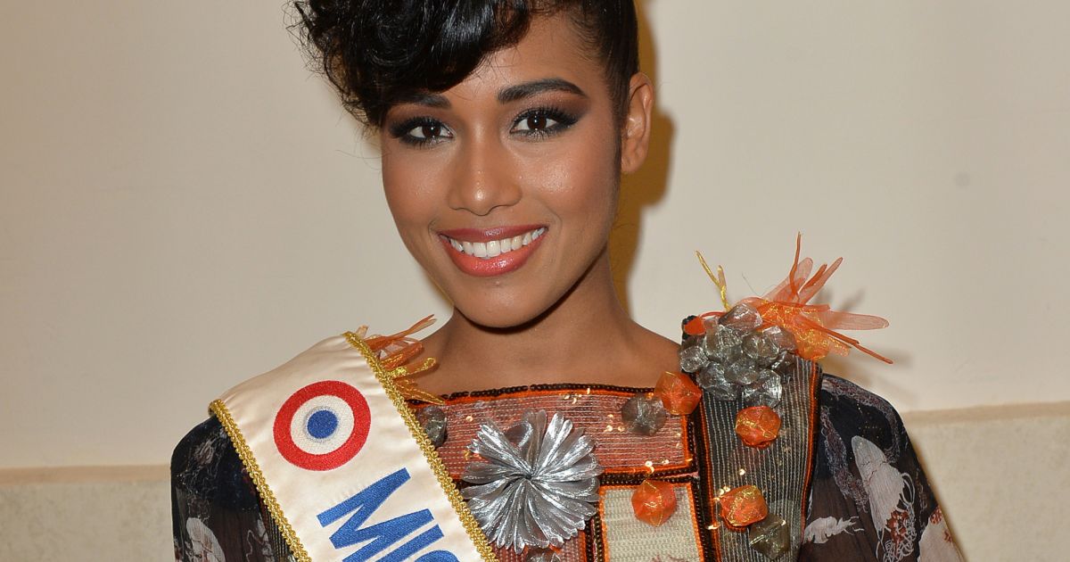 Clémence Botino (Miss France 2020) lors du photocall du dernier défilé