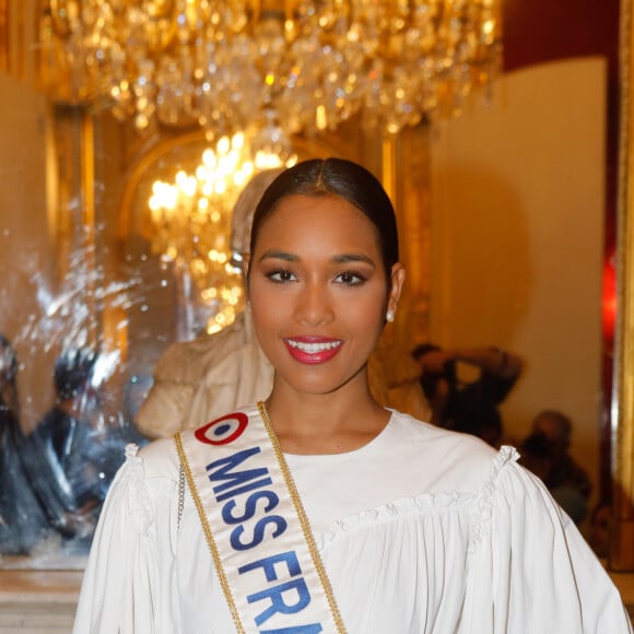 Clémence Botino, Miss France 2020 - People au défilé de mode Haute-Couture printemps-été 2020 "La Métamorphose" à Paris. Le 21 janvier 2020 © Veeren Ramsamy-Christophe Clovis / Bestimage