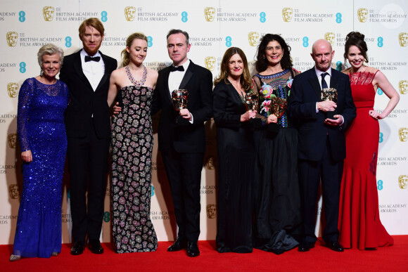 Julie Walters, Domhnall Gleeson, Saoirse Ronan, John Crowley, Finola Dwyer, Amanda Posey, Nick Hornby, Eileen O'Higgins - Press Room lors de la 69ème cérémonie des British Academy Film Awards (BAFTA) à Londres, le 14 février 2016.