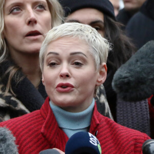 Rose McGowan lors d'une la conférence de presse - Le procès pour viols et agressions sexuelles d'H.Weinstein s'est ouvert à New York City, New York, Etats-Unis, le 6 janvier 2020.