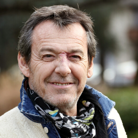 Jean-Luc Reichmann lors du photocall de la série "Léo Matteï, Brigade des mineurs" lors du 22ème Festival des créations télévisuelles de Luchon, France, le 7 février 2020. © Patrick Bernard/Bestimage