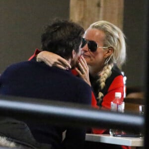 Exclusif - Laeticia Hallyday et son compagnon Pascal Balland lors d'une journée au ski à la station "Big Sky" dans le Montana avec leurs filles respectives, le 16 février 2020.